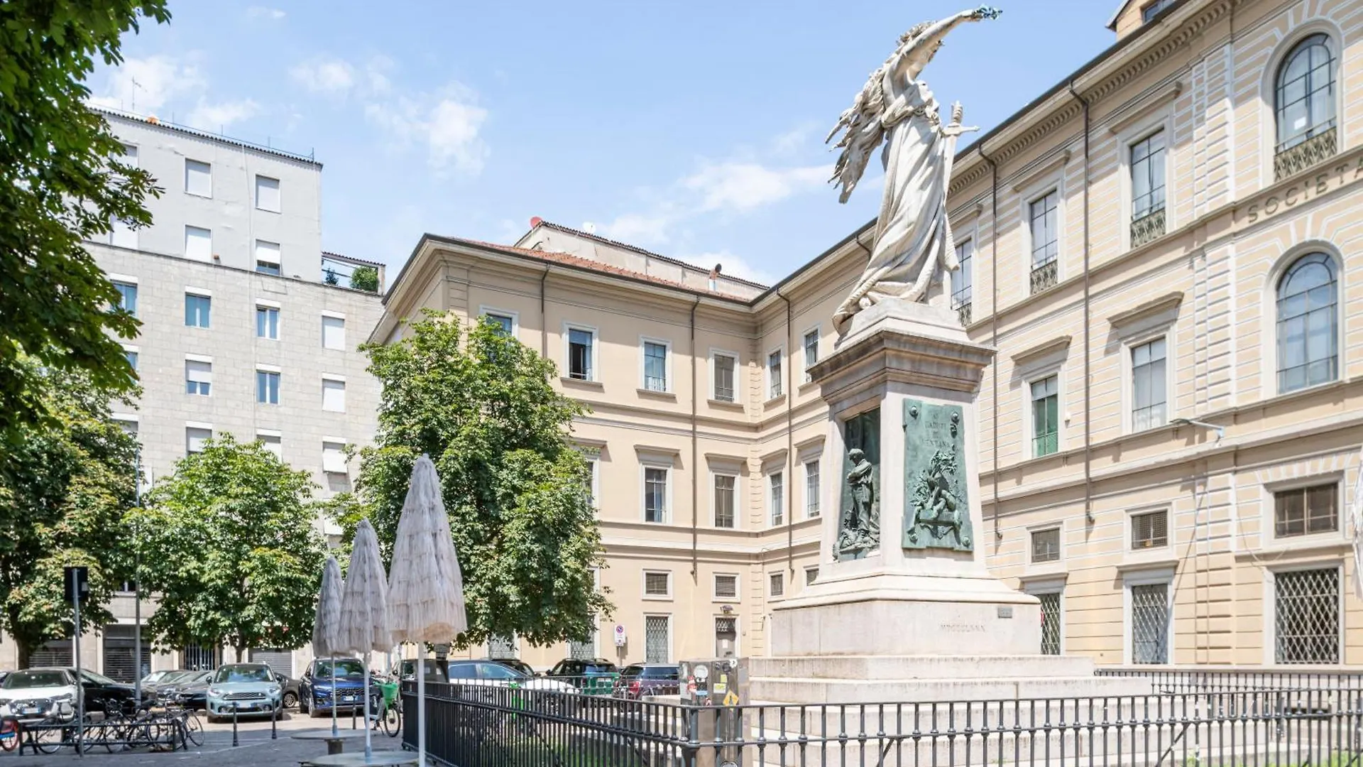 Luminosa E Spaziosa Dimora Nel Centro Di Milano 意大利